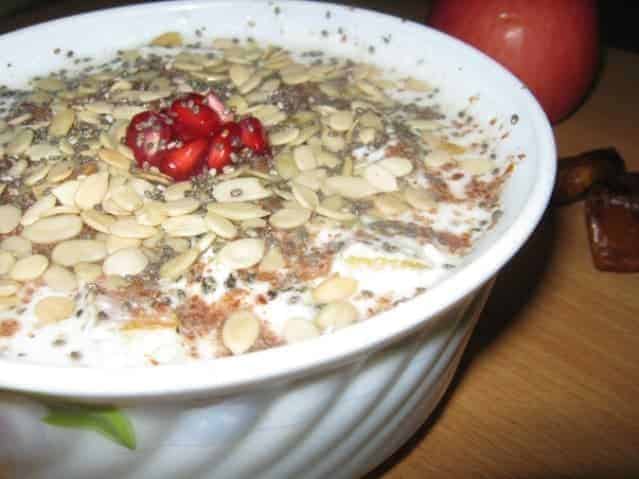 Fruity & Nutty Oats-Buttermilk Porridge - Plattershare - Recipes, food stories and food lovers