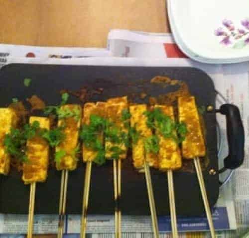 Paneer Kebab Skewers With Mint Chutney - Plattershare - Recipes, food stories and food enthusiasts