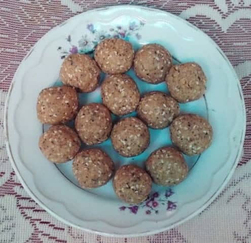 Coconut And Sesame (Naroo) - Plattershare - Recipes, food stories and food lovers