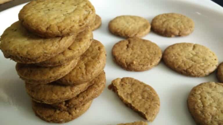 Eggless Microwave Ajwain Cookies - Plattershare - Recipes, food stories and food lovers