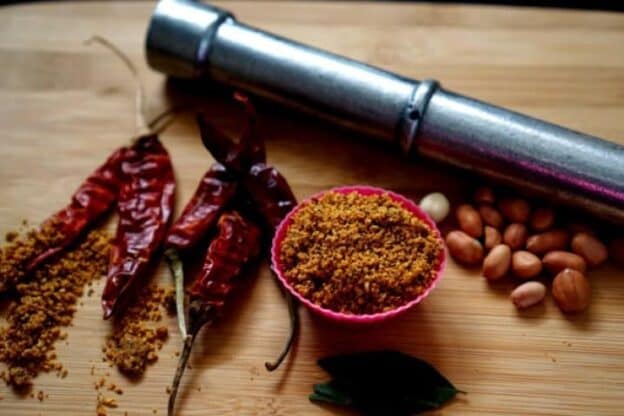 Roasted Peanut And Curry Leaves Powder - Plattershare - Recipes, Food Stories And Food Enthusiasts