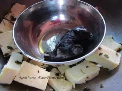 Smoky Tawa Paneer: Restaurant-Style Indian Paneer Recipe - Plattershare - Recipes, food stories and food lovers Smoky Tawa Paneer: Restaurant-Style Indian Paneer Recipe.