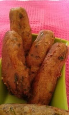 Crispy Yam Cigars with Spicy Makhana Filling: A Delicious Indian Snack - Plattershare - Recipes, food stories and food lovers Crispy Yam Cigars with Spicy Makhana Filling: A Delicious Indian Snack - Plattershare - Recipes, food stories and food lovers