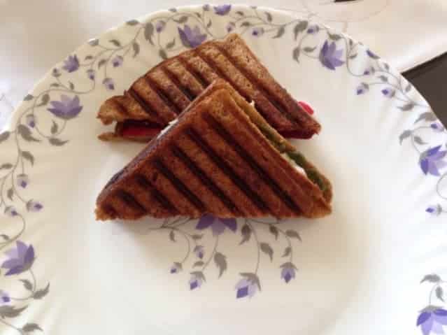 Veg Grilled Sandwich - The Bombay Sandwich - Plattershare - Recipes, food stories and food lovers