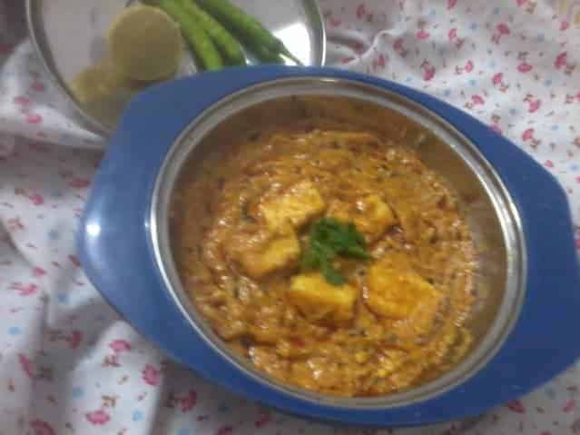 Paneer Kaju Gravy - Plattershare - Recipes, food stories and food lovers