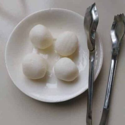 Rasogolla Payasam: A Bengali Sweet Treat with a Creamy Twist - Plattershare - Recipes, food stories and food lovers Delicious Rasogolla balls served in a creamy, flavorful Payasam, showcasing a traditional Bengali de.