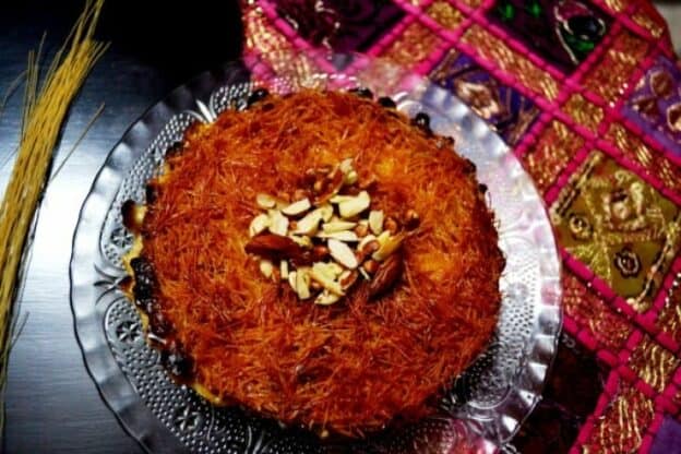 Kunafa Or Kanafeh / Kunafah (Vermicelli Cake With Cream Filling) - Plattershare - Recipes, Food Stories And Food Enthusiasts