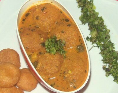 Cheesy Aloo Kofta Curry - Plattershare - Recipes, food stories and food lovers