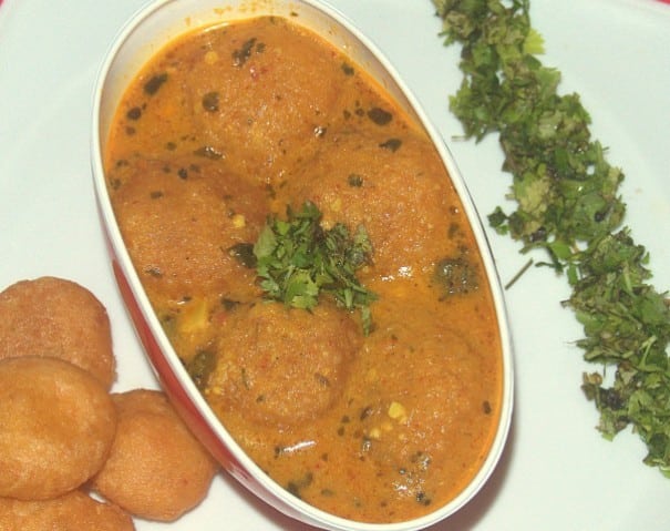 Cheesy Aloo Kofta Curry - Plattershare - Recipes, Food Stories And Food Enthusiasts