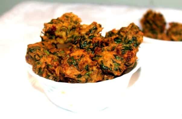 Methi (Spinach) Pakoda Or Pakora Or Methi Fritters Recipe - Plattershare - Recipes, food stories and food enthusiasts