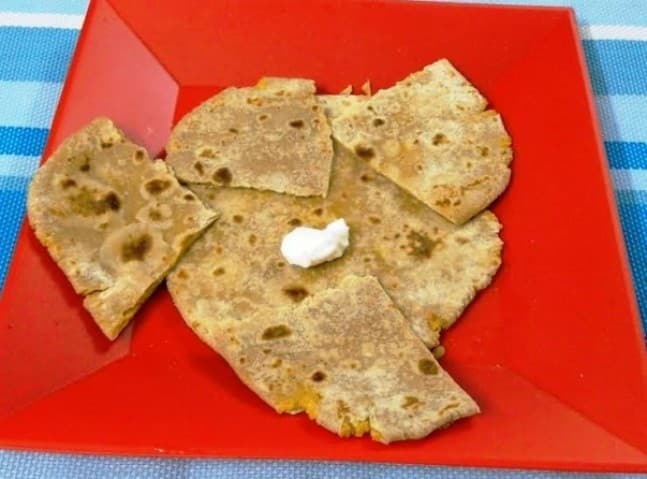 Maize Flour Paratha (Makkai Ka Paratha) - Plattershare - Recipes, food stories and food lovers