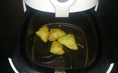 Cocktail Spinach Samosa In Philips Air Fryer - Plattershare - Recipes, food stories and food lovers