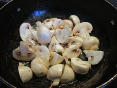 Mughlai Mushroom - Mushrooms Cooked In A Cashew Based Gravy - Plattershare - Recipes, food stories and food lovers
