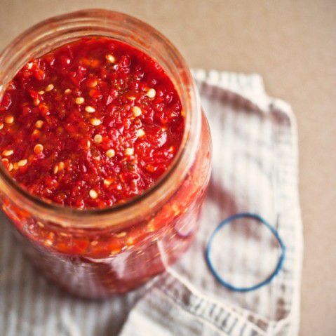 Sriracha Sauce - 5 Easy Sauces You Should Master For Party