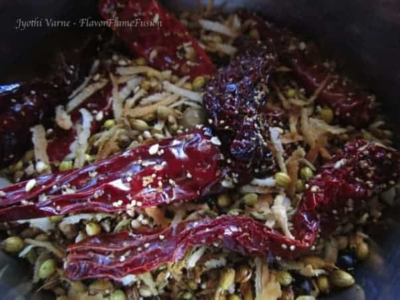 Spicy Mutton Kohlapuri: A Flavorful Maharashtrian Mutton Curry - Plattershare - Recipes, food stories and food lovers Spicy Mutton Kohlapuri: A Flavorful Maharashtrian Mutton Curry - Plattershare - Recipes, food stories and food lovers