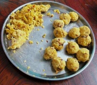 Tamil Nadu Lentil Dumplings in Tangy Tamarind Gravy (Paruppu Urundai Kuzhambu) - Plattershare - Recipes, food stories and food lovers Tamil Nadu Lentil Dumplings in Tangy Tamarind Gravy (Paruppu Urundai Kuzhambu) - Plattershare - Recipes, food stories and food lovers