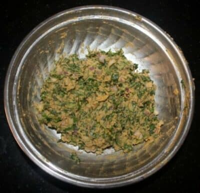 Methi (Spinach) Pakoda Or Pakora Or Methi Fritters Recipe - Plattershare - Recipes, food stories and food lovers