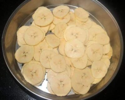 Crispy Kerala Banana Chips (Nendran Kaya Varuthathu): A South Indian Delight - Plattershare - Recipes, food stories and food lovers Crispy Kerala Banana Chips (Nendran Kaya Varuthathu): A South Indian Delight - Plattershare - Recipes, food stories and food lovers