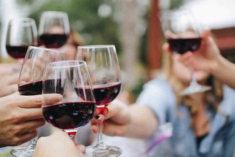 5 Tips on How to Host a Wine Tasting Party - Plattershare - Recipes, food stories and food lovers