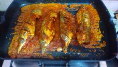 Grilled Mackerel With Roasted Garlic In Whole Grain Mustard Sauce - Plattershare - Recipes, food stories and food lovers
