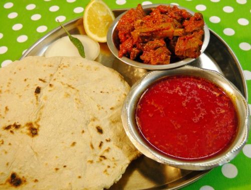 15 Truly Maharashtrian Dishes Which You Must Try - Tamada Rassa