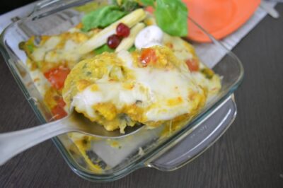 Spinach Ricotta Stuffed Ravioli With Cheesy Pumpkin Sauce - Plattershare - Recipes, food stories and food lovers