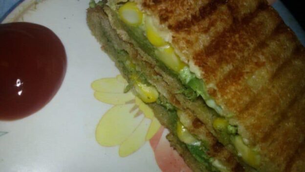 Simply Yummy Cheesy Corn Capsicum Grill Sandwich - Plattershare - Recipes, Food Stories And Food Enthusiasts