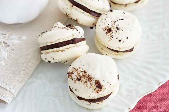 Macarons, The Most Magical And Fashionable Desserts Ever - Plattershare - Recipes, food stories and food lovers