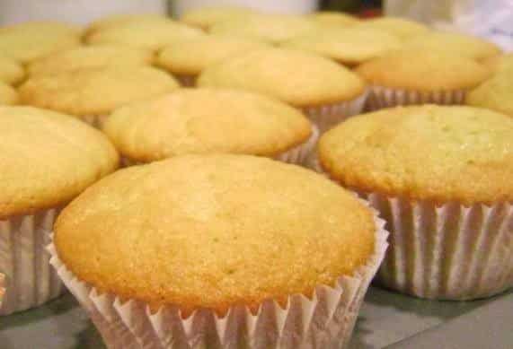 Vanilla Teatime Cupcake - Plattershare - Recipes, food stories and food lovers