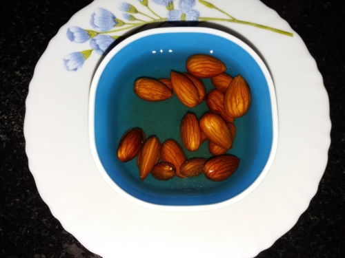 Soaked almonds and its benefits! How many almonds can you consume? - Plattershare - Recipes, food stories and food lovers