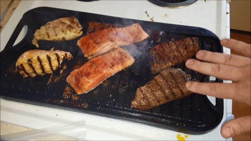 Essential Items For Grilling In Your Apartment - Plattershare - Recipes, food stories and food lovers Essential Items For Grilling In Your Apartment - Plattershare - Recipes, food stories and food lovers