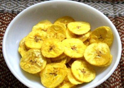 Crispy Kerala Banana Chips (Nendran Kaya Varuthathu): A South Indian Delight - Plattershare - Recipes, food stories and food lovers Crispy Kerala Banana Chips (Nendran Kaya Varuthathu): A South Indian Delight - Plattershare - Recipes, food stories and food lovers