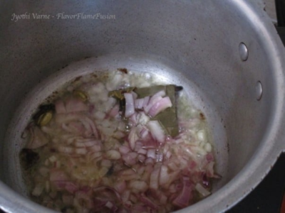 Spicy Mutton Kohlapuri: A Flavorful Maharashtrian Mutton Curry - Plattershare - Recipes, food stories and food lovers Spicy Mutton Kohlapuri: A Flavorful Maharashtrian Mutton Curry - Plattershare - Recipes, food stories and food lovers
