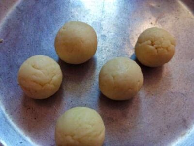 Kaala Gulab Jamoon (Dry Gulab Jamoon) - Plattershare - Recipes, food stories and food lovers