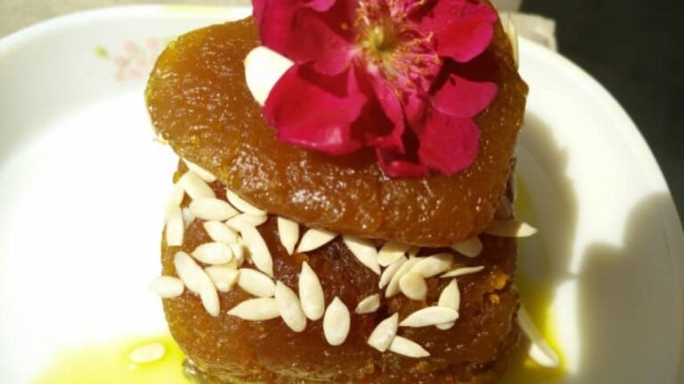 Creamy Pumpkin Halwa: Authentic Indian Milkless Dessert Recipe - Plattershare - Recipes, food stories and food lovers Creamy Pumpkin Halwa: Authentic Indian Milkless Dessert Recipe - Plattershare - Recipes, food stories and food lovers