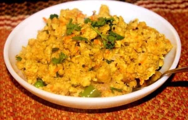 Healthy Vegetable Oats Poha - Plattershare - Recipes, food stories and food enthusiasts