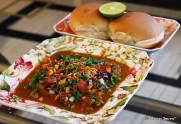 Kolhapuri Misal - Plattershare - Recipes, Food Stories And Food Enthusiasts