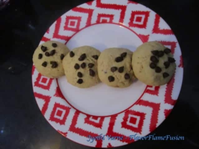 Deepika Padukone Inspired Chunky Chocolate Chip Vanilla Cookies - Plattershare - Recipes, food stories and food lovers Deepika Padukone Inspired Chunky Chocolate Chip Vanilla Cookies - Plattershare - Recipes, food stories and food lovers