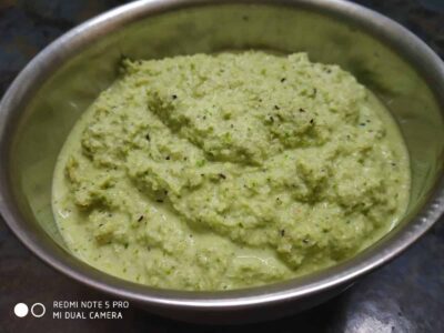 Nutritious & Delicious Rajgira Parathas (Amaranth Flatbreads) for Fasting & Everyday Meals - Plattershare - Recipes, food stories and food lovers Creamy green chutney made with fresh cilantro and spices, served in a stainless steel bowl. Perfect for snacks and appetizers.