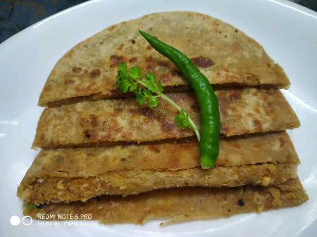 Coconut Chena Paratha - Plattershare - Recipes, Food Stories And Food Enthusiasts