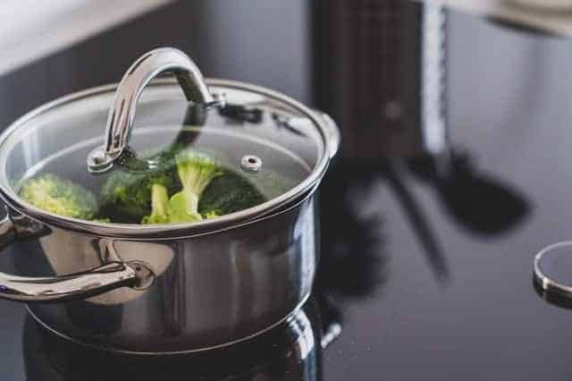 How To Choose Non Toxic Pots and Pans - Safe and Healthy Cookware