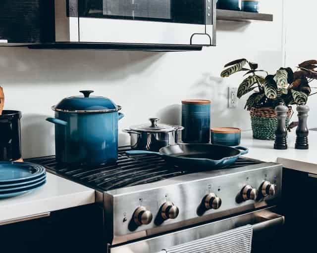 How To Choose Non Toxic Pots and Pans - Safe and Healthy Cookware