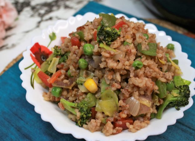 Fried Brown Rice - Plattershare - Recipes, Food Stories And Food Enthusiasts