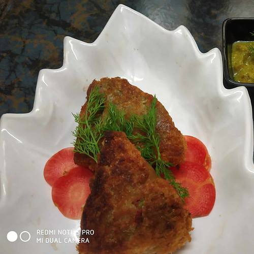 Bread Samosa - Plattershare - Recipes, Food Stories And Food Enthusiasts
