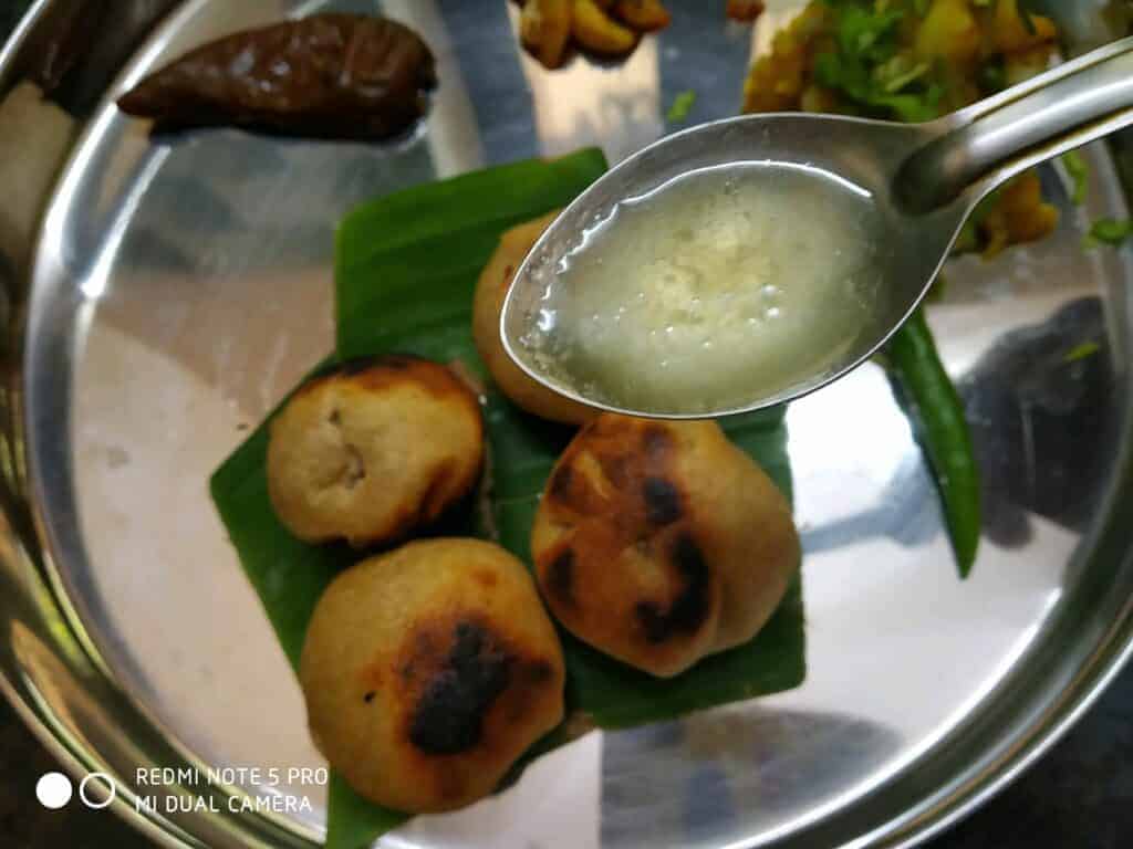 Baati Chokha in Clay Oven - Plattershare - Recipes, food stories and food lovers