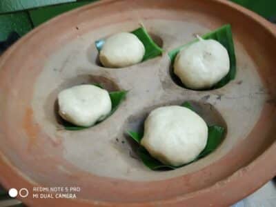 Baati Chokha in Clay Oven - Plattershare - Recipes, food stories and food lovers