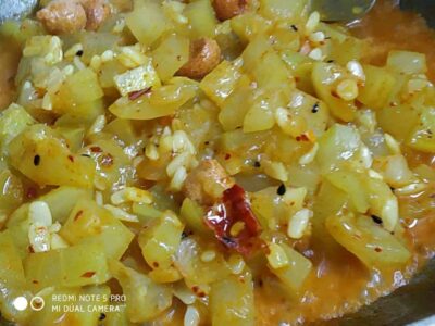 Lauki Moong Badi: A Simple and Flavorful Indian Bottle Gourd Curry - Plattershare - Recipes, food stories and food lovers Bottle gourd with moong badi