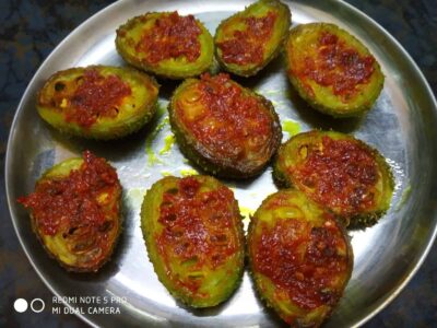 Spicy Chili-Garlic Kakrol (Spiny Gourd): A Flavorful Indian Side Dish - Plattershare - Recipes, food stories and food lovers Kakrol with chili garlic sauce
