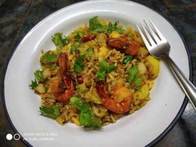 Easy One-Pot Prawn Rice: A Flavorful Weeknight Meal - Plattershare - Recipes, food stories and food lovers Prawn rice