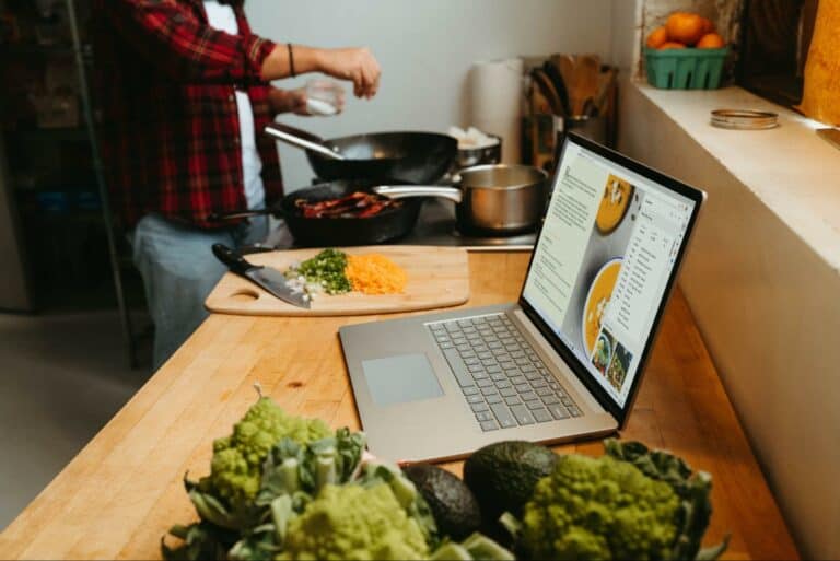 Everything You Need to Know about Teaching Cooking Classes Online